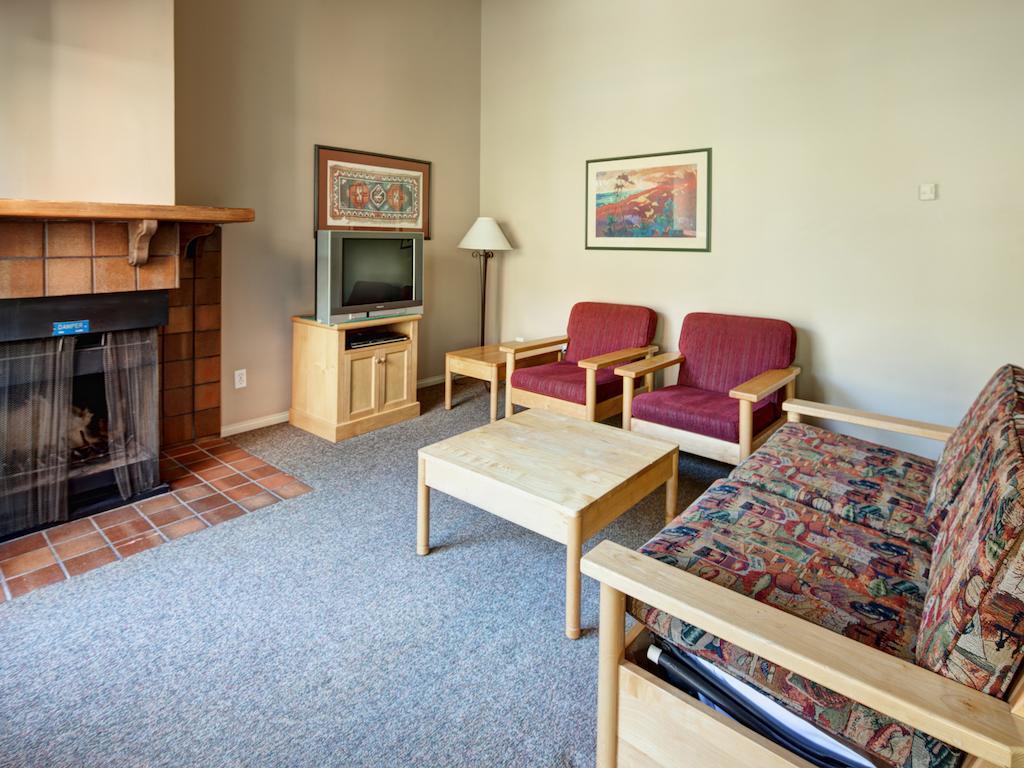 Panorama Mountain Resort - Toby Creek / Horsethief Condos Room photo
